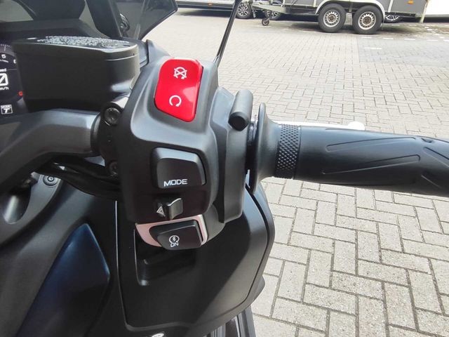 yamaha - tmax-560