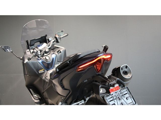 yamaha - tmax-560