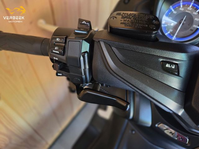yamaha - tmax-560