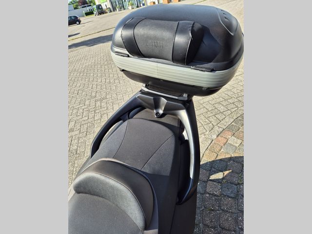yamaha - tmax-tech-max