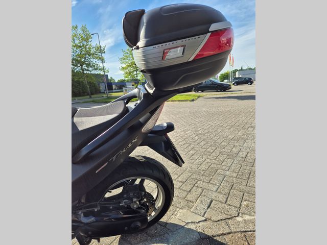 yamaha - tmax-tech-max