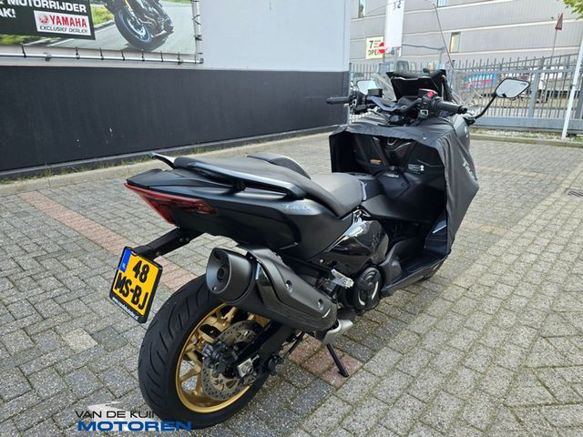 yamaha - tmax-tech-max-560