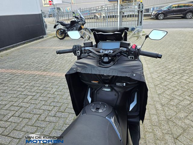 yamaha - tmax-tech-max-560