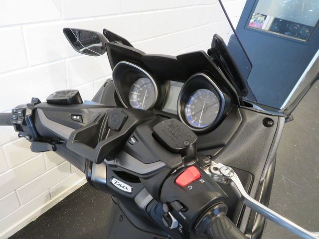 yamaha - tmax-tech-max-560