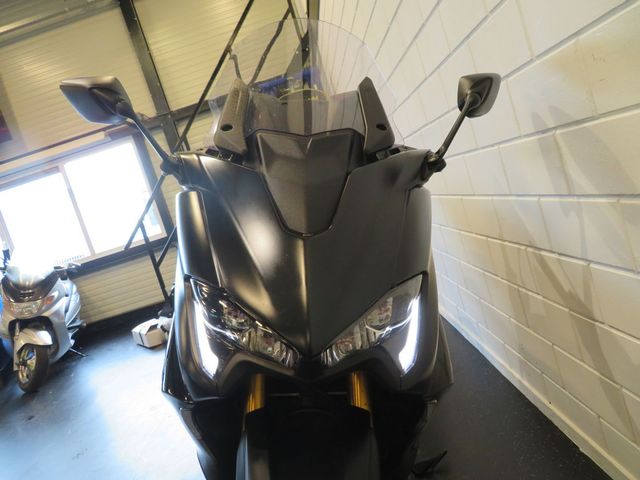 yamaha - tmax-tech-max-560