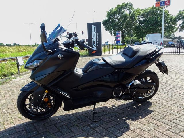 yamaha - tmax-tech-max-560