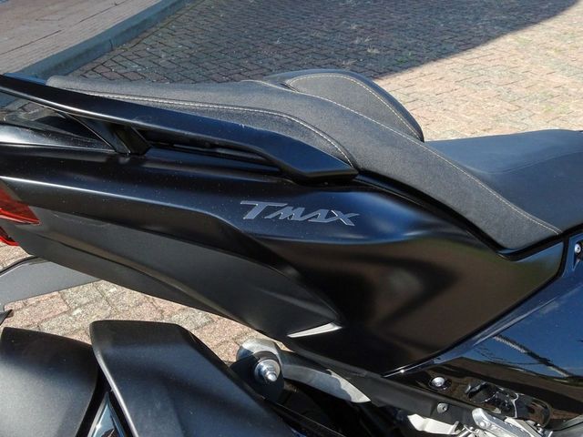 yamaha - tmax-tech-max-560