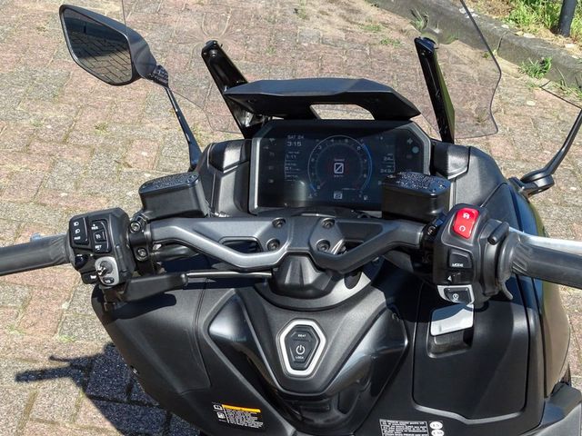 yamaha - tmax-tech-max-560