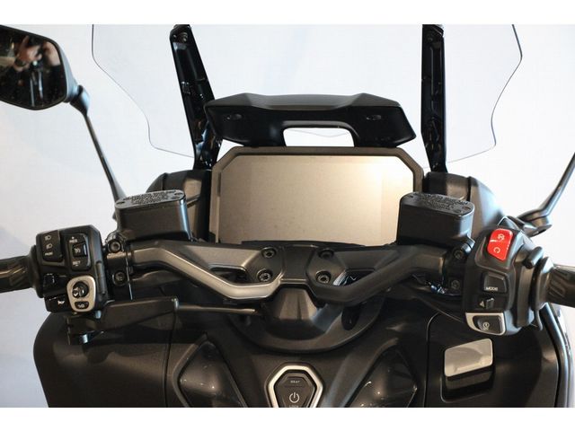 yamaha - tmax-tech-max-560