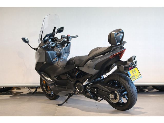 yamaha - tmax-tech-max-560