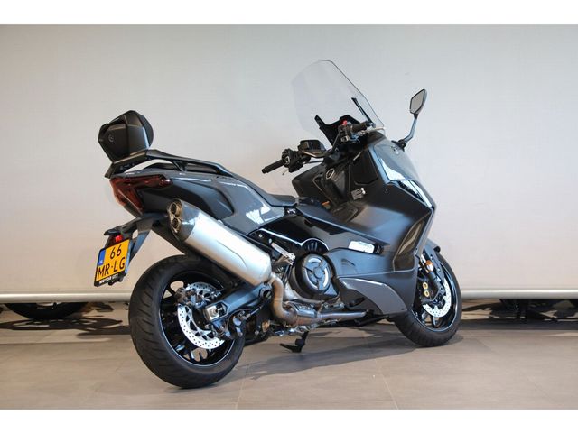 yamaha - tmax-tech-max-560