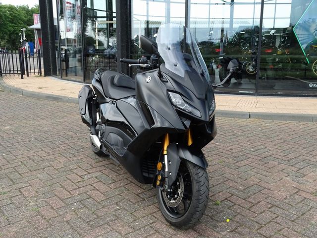 yamaha - tmax-tech-max-560