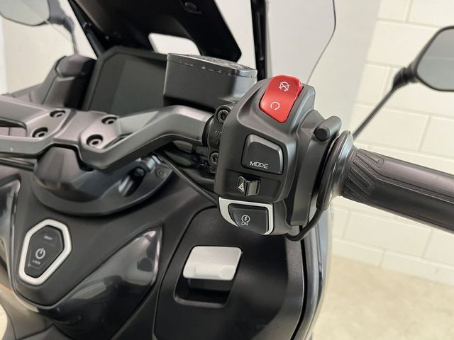 yamaha - tmax-tech-max-560