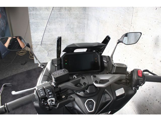 yamaha - tmax-tech-max-560