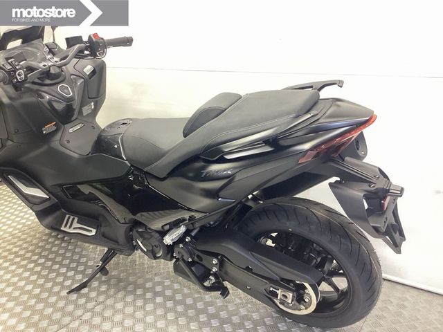 yamaha - tmax-tech-max-560