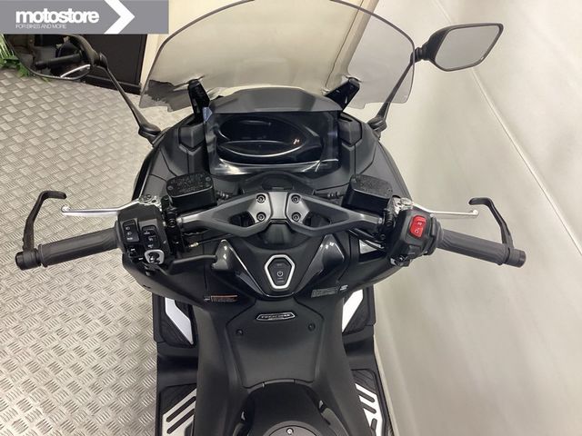 yamaha - tmax-tech-max-560