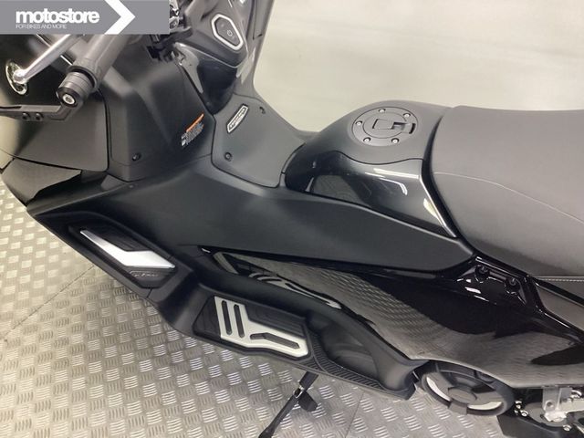 yamaha - tmax-tech-max-560