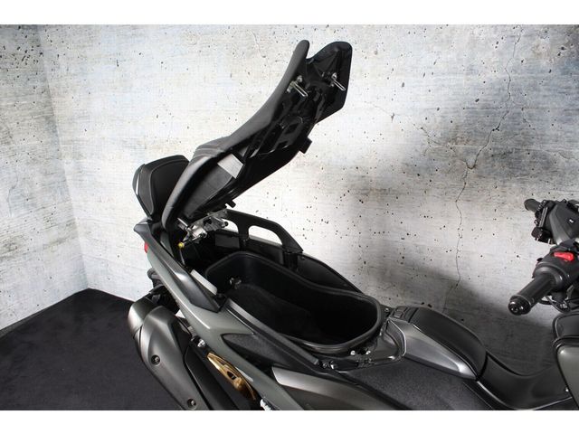 yamaha - tmax-tech-max-560