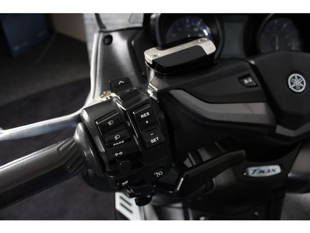 yamaha - tmax-tech-max-560