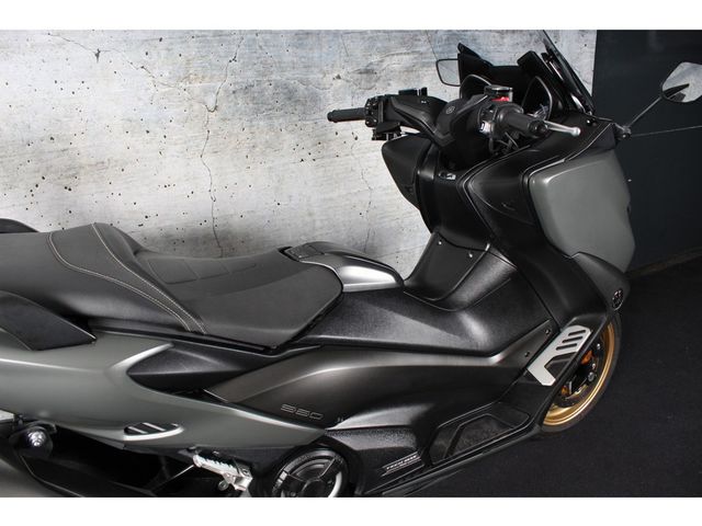 yamaha - tmax-tech-max-560