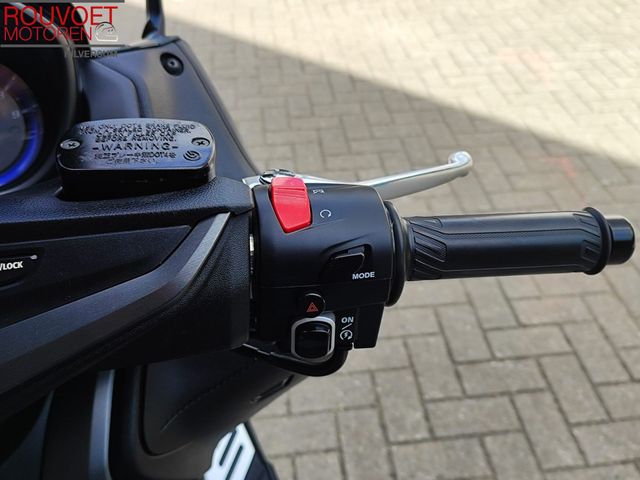 yamaha - tmax-tech-max-560