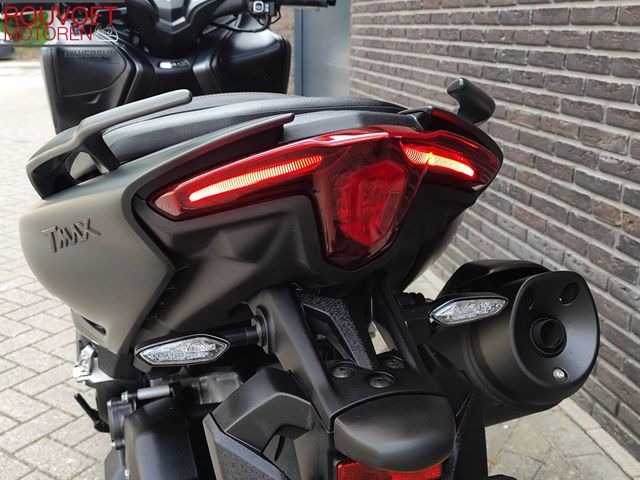 yamaha - tmax-tech-max-560