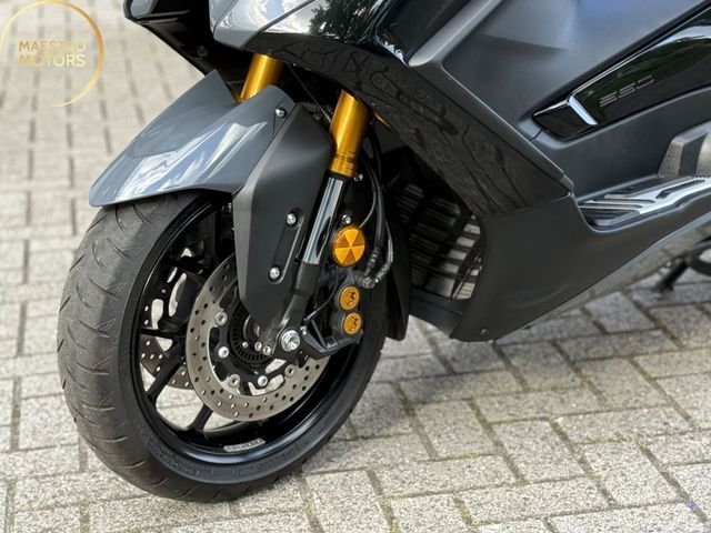 yamaha - tmax-tech-max-560