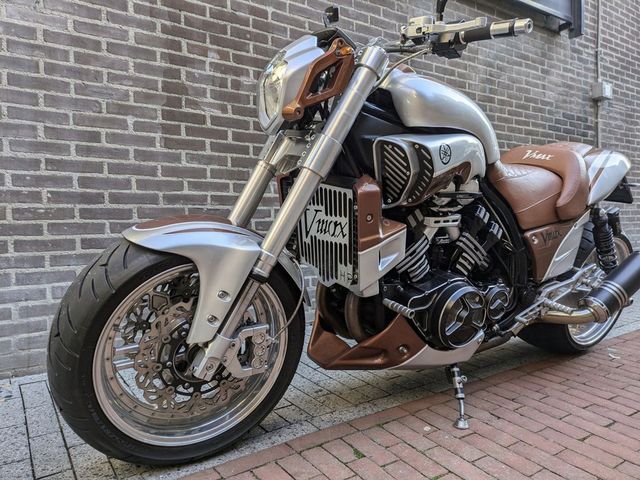 yamaha - vmx-1200-v-max