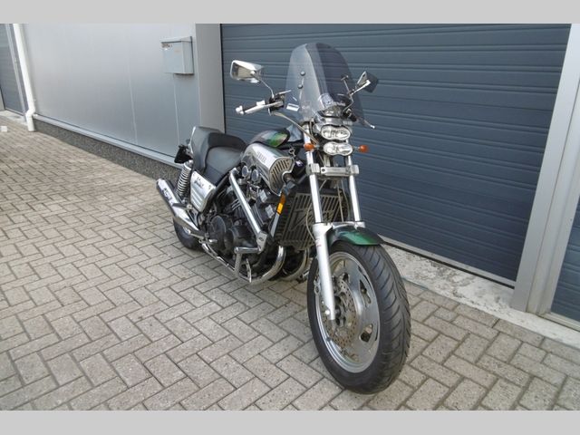 yamaha - vmx-1200-v-max