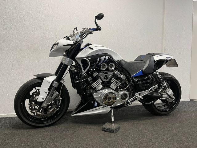 yamaha - vmx-1200-v-max