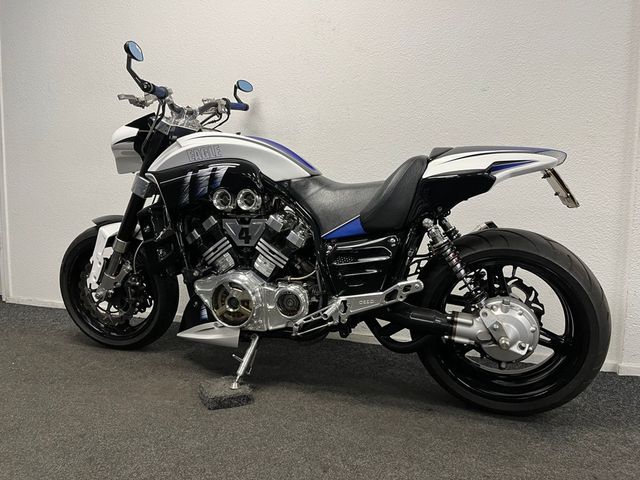 yamaha - vmx-1200-v-max