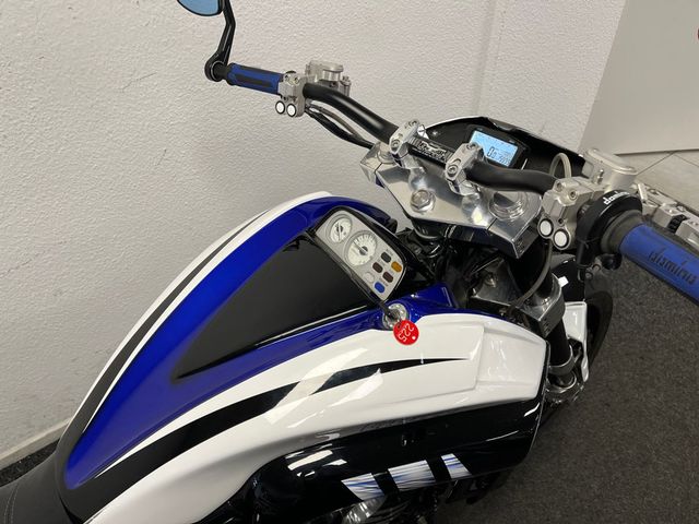 yamaha - vmx-1200-v-max