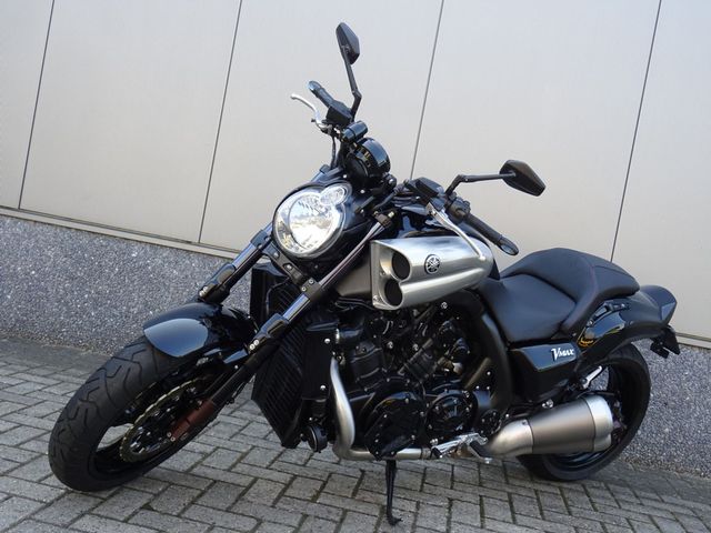 yamaha - vmx-1700