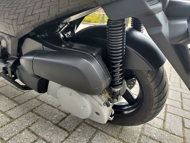 yamaha - x-max-250