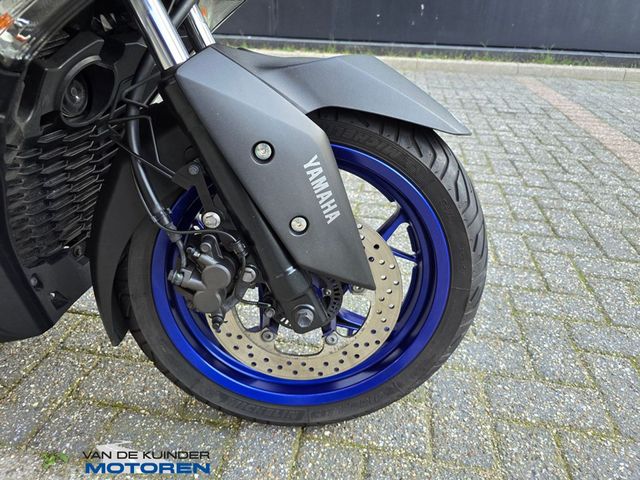 yamaha - x-max-300-abs