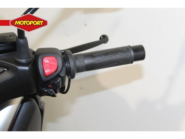 yamaha - x-max-300-abs