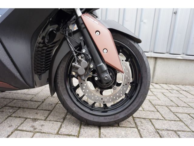 yamaha - x-max-300-abs