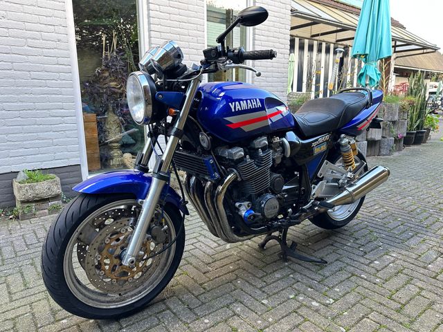 yamaha - xjr-1200