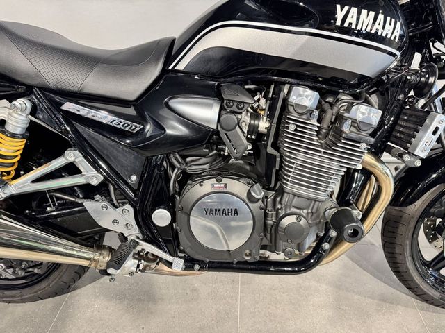 yamaha - xjr-1300