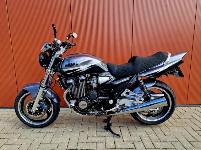 yamaha - xjr-1300