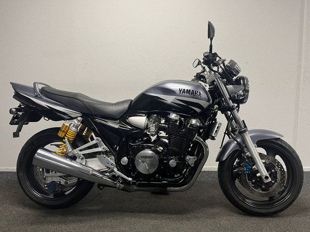 yamaha - xjr-1300