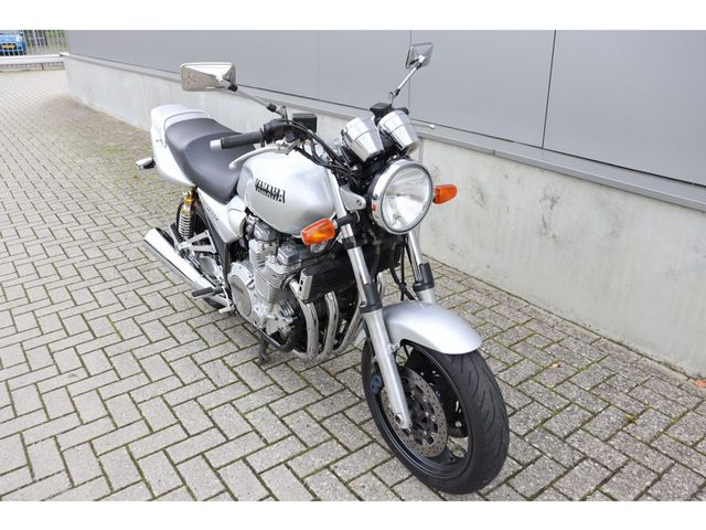 yamaha - xjr-1300