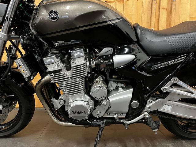 yamaha - xjr-1300