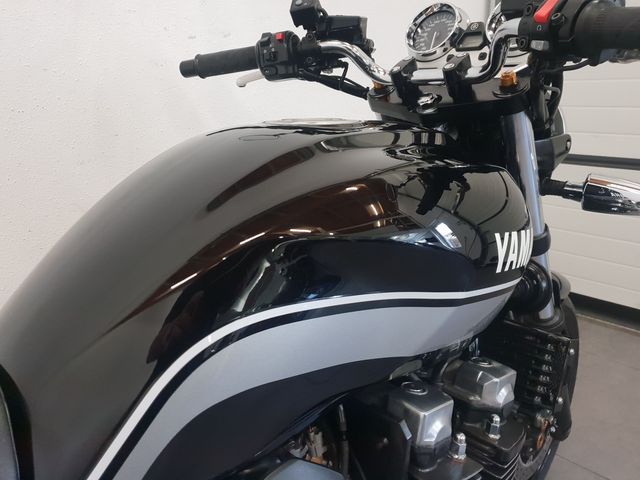 yamaha - xjr-1300