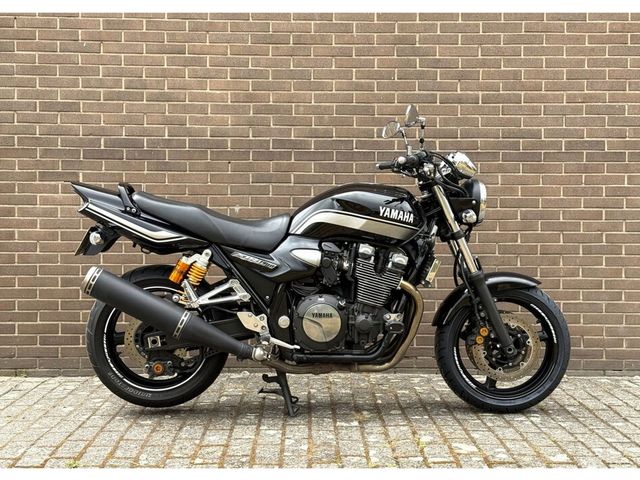 yamaha - xjr-1300