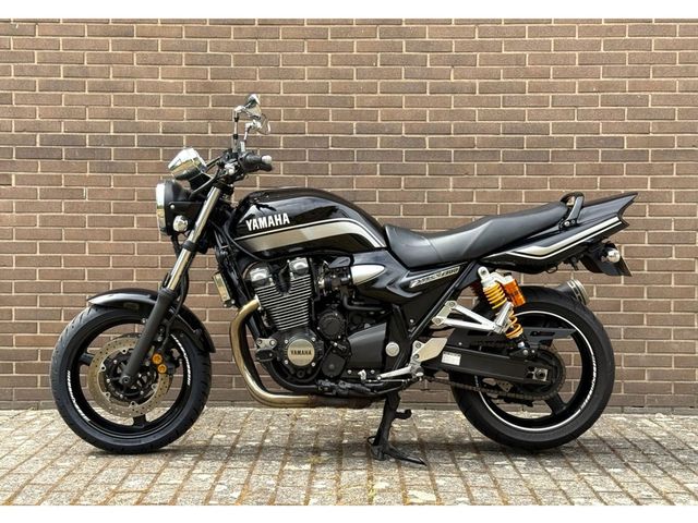 yamaha - xjr-1300