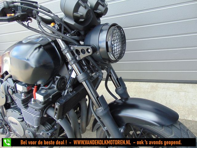 yamaha - xjr-1300-racer