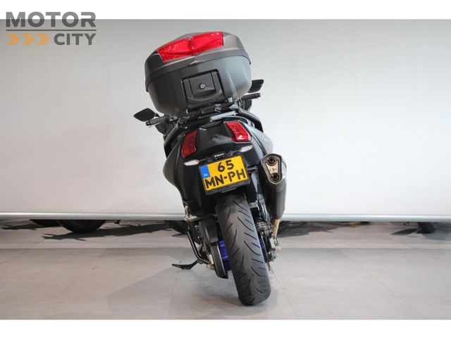 yamaha - xp-530-t-max