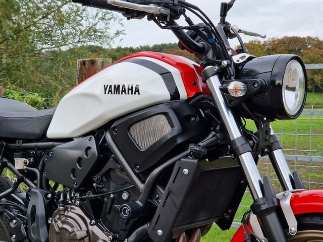 yamaha - xsr-700-abs