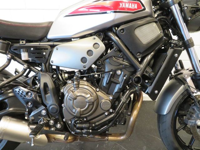 yamaha - xsr-700-abs